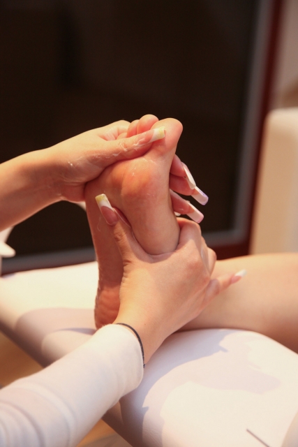 自宅で膝の痛みが解消できる今話題の「中川式ひざ痛治療法」